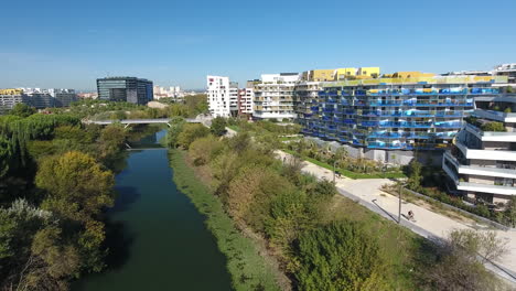 Luftaufnahme-Des-Viertels-Port-Marianne.-Fluss-Le-Lez-Montpellier-Urbaner-Luxus